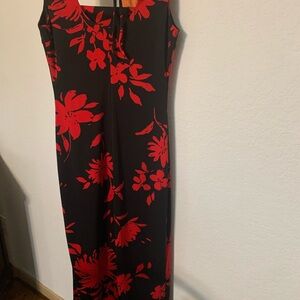 Younique Black and Red Floral Patterned Dress